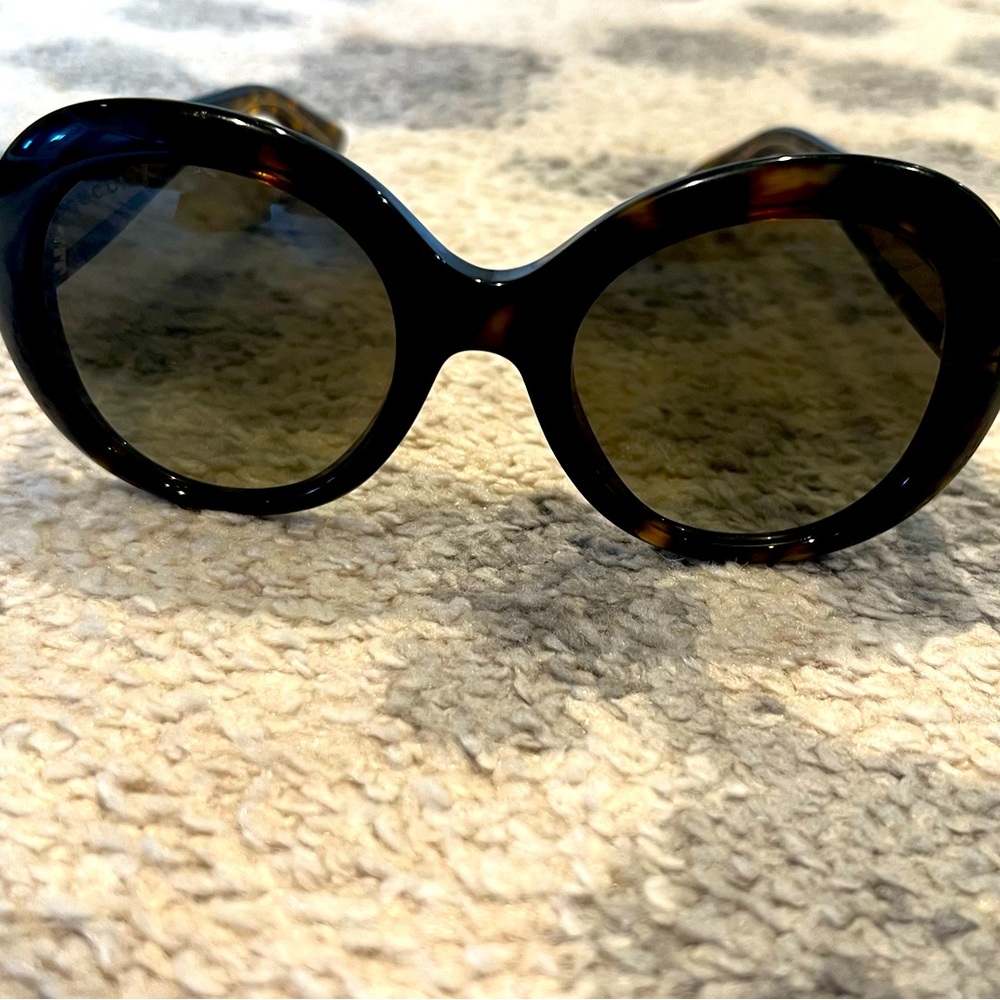 Gucci round sunglasses